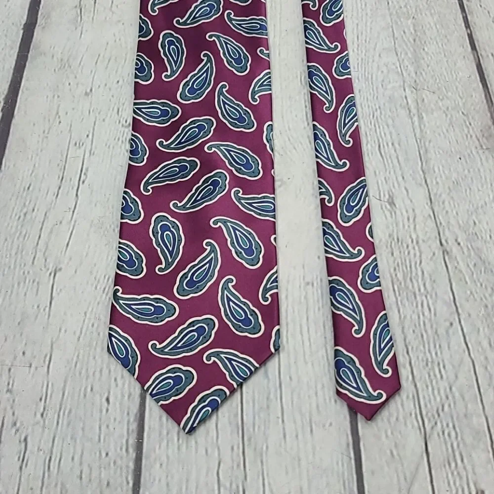 Vintage Hand Made in Italy Silk Purple Paisley Tie